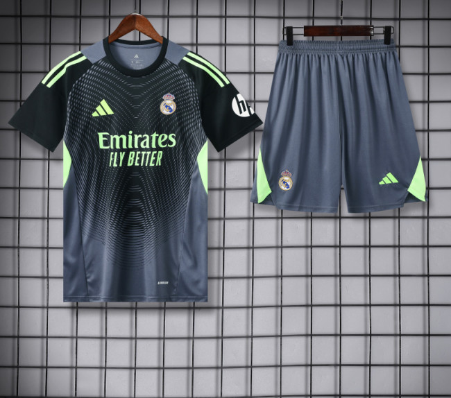 Real Madrid 2025/26 Gray Goalkeeper kit