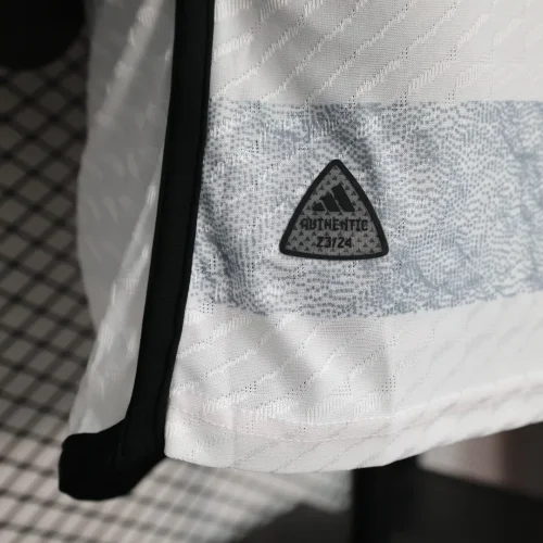 Juventus 2023-24 away player version soccer jerseys   (The player version is more slim fit, it is recommended to buy one size larger)