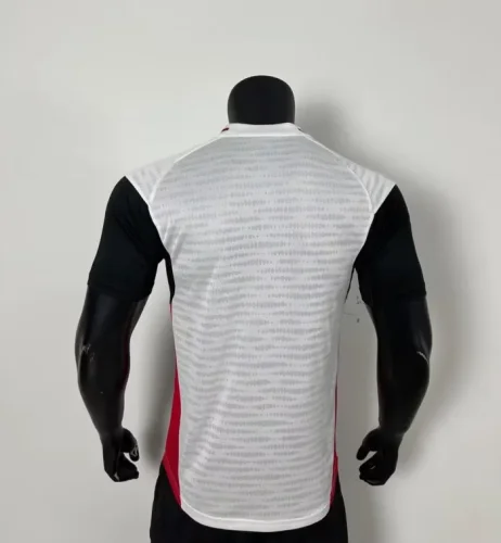 Manchester United 2025-26 white training player version  (The player version is more slim fit, it is recommended to buy one size larger)
