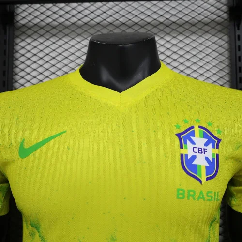 2024-25 Brazil yellow Special Edition Player Version (The player version is more slim fit, it is recommended to buy one size larger)