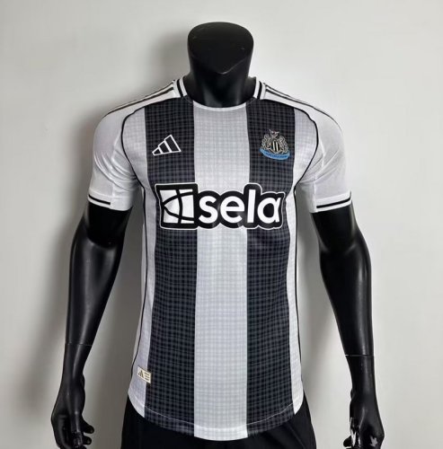 2025-26 Newcastle home player version jersey   (The player version is more slim fit, it is recommended to buy one size larger)