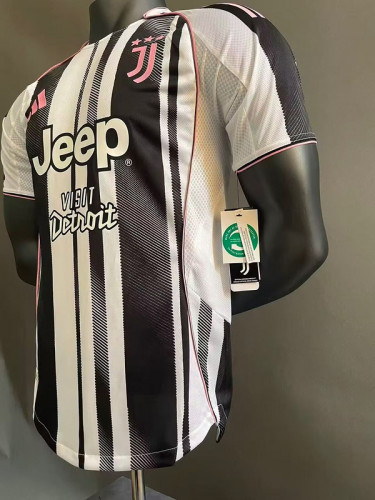 2025-26 Juventus home player version jersey    (The player version is more slim fit, it is recommended to buy one size larger)