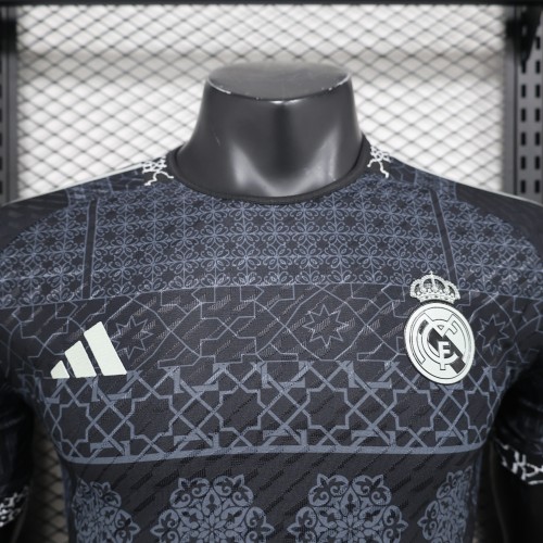 24-25 Real Madrid black special player version jersey(The player version is more slim fit, it is recommended to buy one size larger)