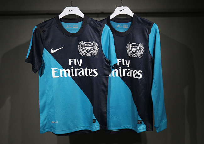 1201-12 Arsenal  away retro jersey