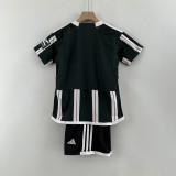2023-24 Manchester United away kid kit