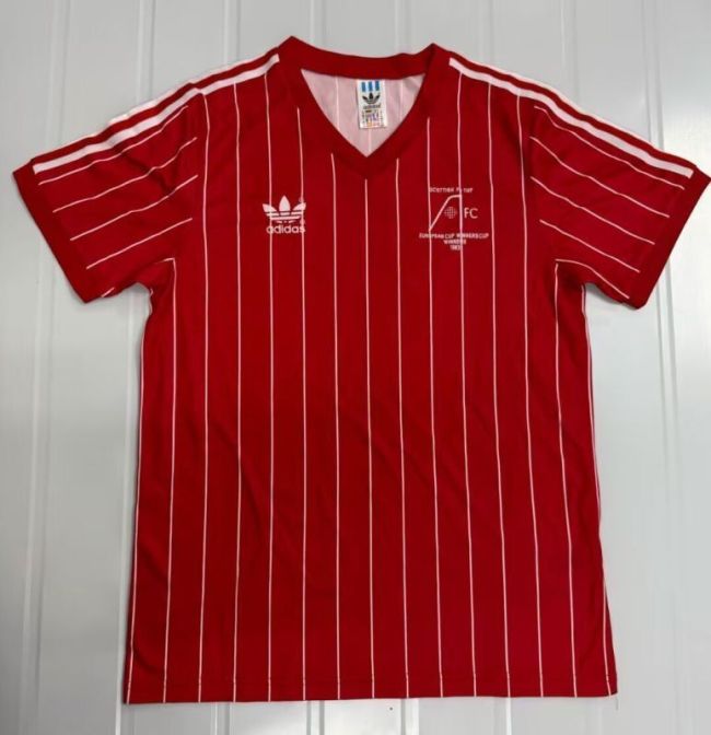 1982-83 Aberdeen home retro jersey