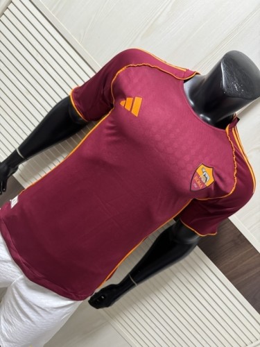 2025-26 Roma home player version jersey(The player version is more slim fit, it is recommended to buy one size larger)