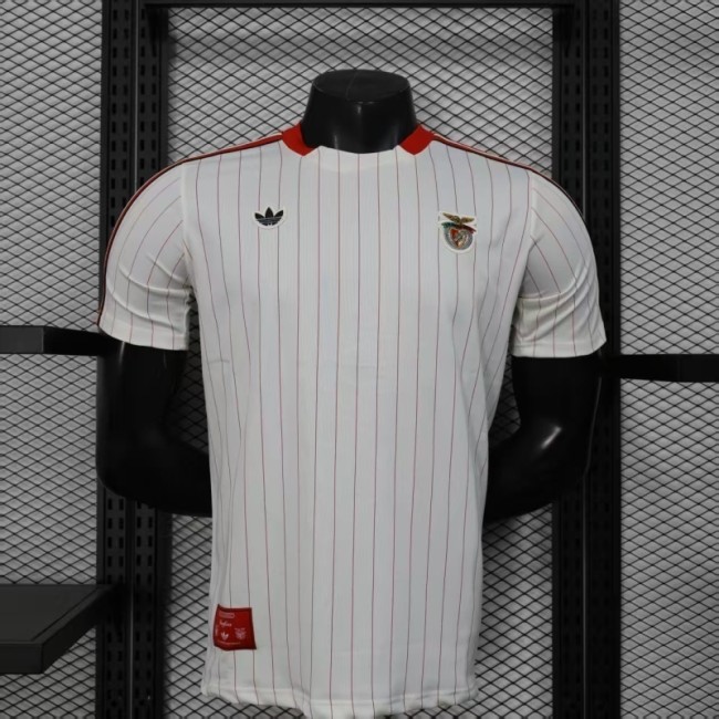 2025-26 Benfica White Retro Model Player Version size (The player version is more slim fit, it is recommended to buy one size larger)