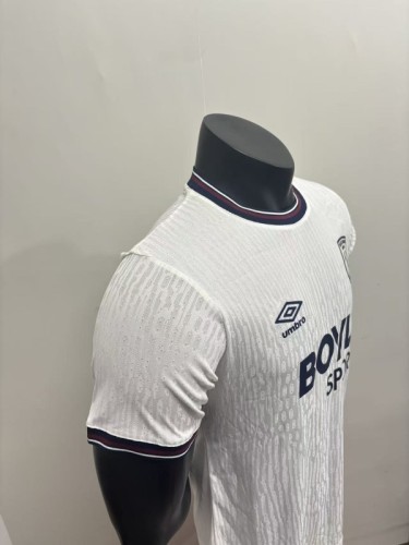 West Ham United 2025-26 Away player version size(The player version is more slim fit, it is recommended to buy one size larger)
