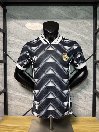 Real Madrid 202526 Black Retro Model Player Edition Jersey（The player version is more slim fit, it is recommended to buy one size larger)