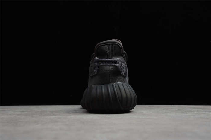 R20 YEEZY BOOST 350 V2 Black GW2872