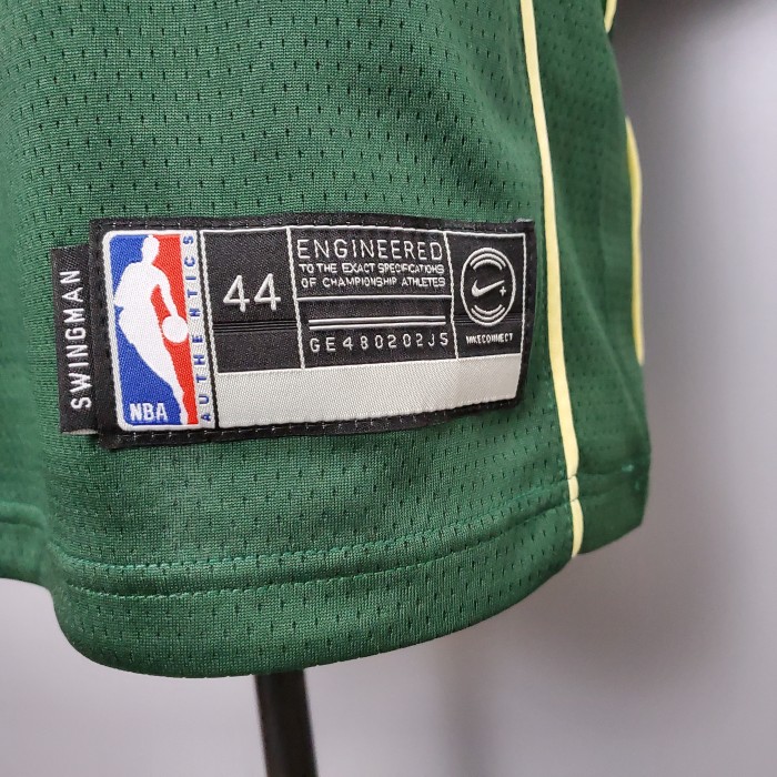 Giannis Antetokounmpo Milwaukee Bucks Swingman Jersey Green