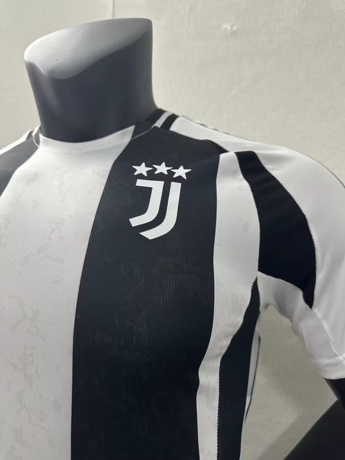 Juventus Home Player Jersey 24/25