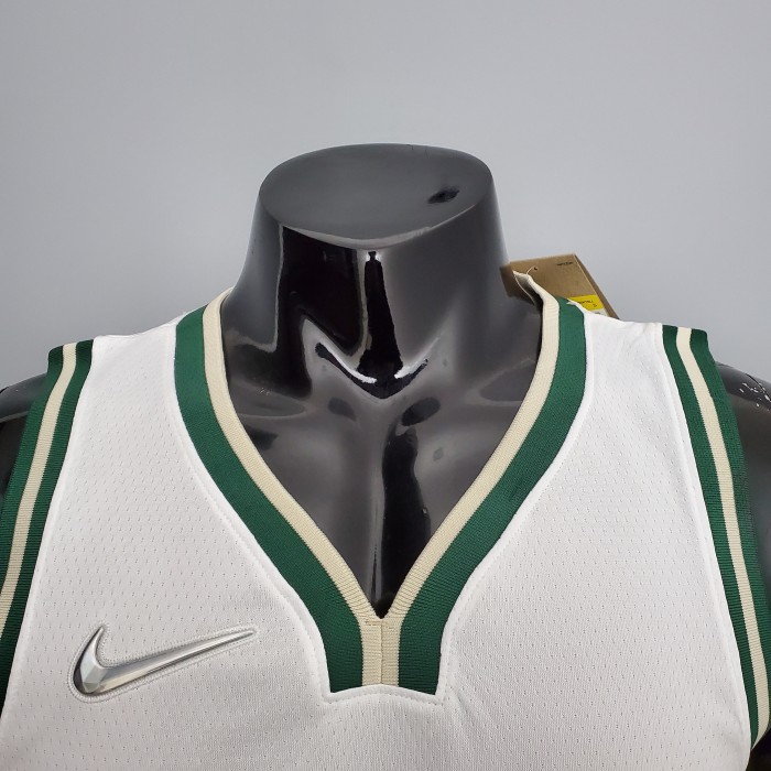 Giannis Antetokounmpo Milwaukee Bucks 2021/22 Swingman Jersey White