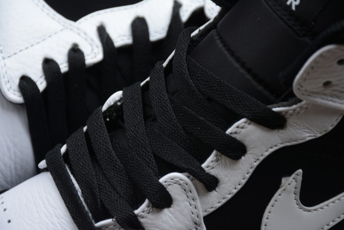 Air Jordan 1 Retro Mid Tuxedo Black White 554724-113