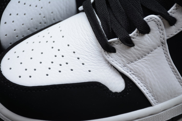 Air Jordan 1 Retro Mid Tuxedo Black White 554724-113