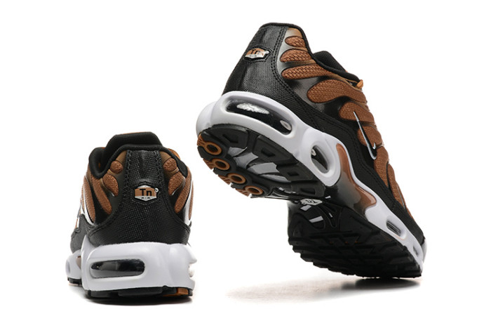 Air Max Plus “Golden Harvest” DM0032-700
