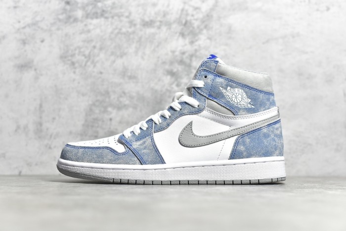 Air Jordan 1 Retro High OG Hyper Royal Sneaker 555088-402