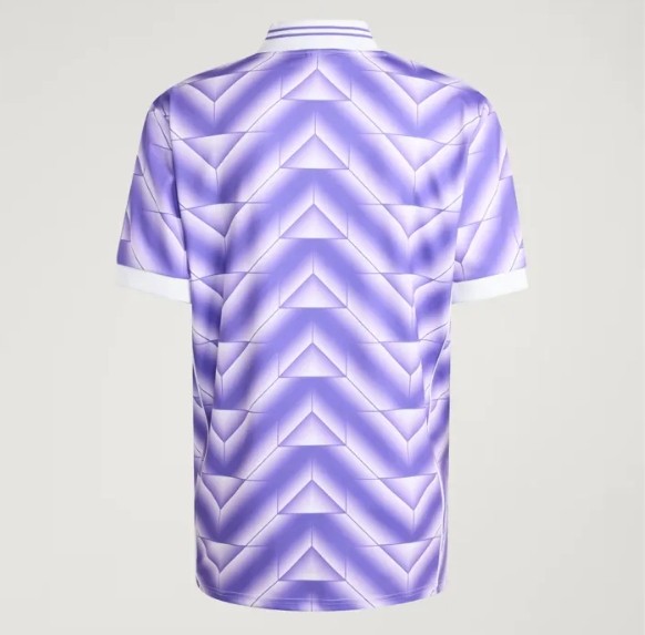 Real Madrid Lifestyle Retro Man Jersey 25/26