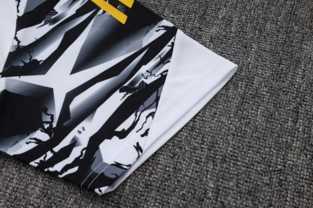 Real Madrid Training Short sleeve Jersey 25/26