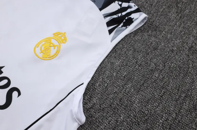 Real Madrid Training Jersey 25/26