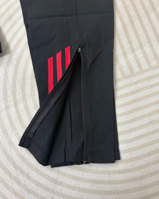 Liverpool Training Windbreaker 2025