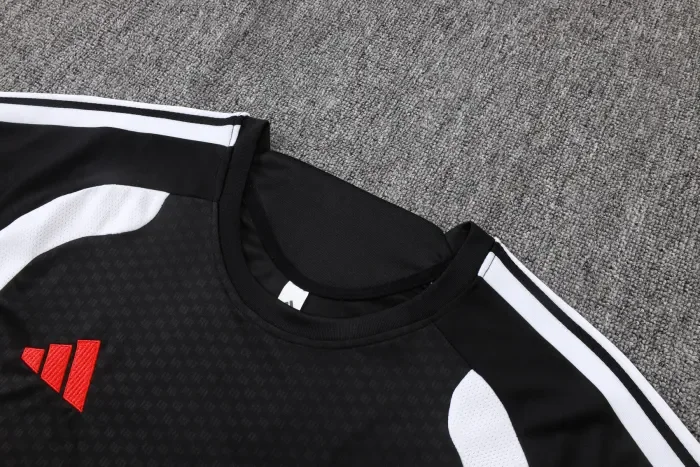 Liverpool Training Short sleeve Suit 26/27