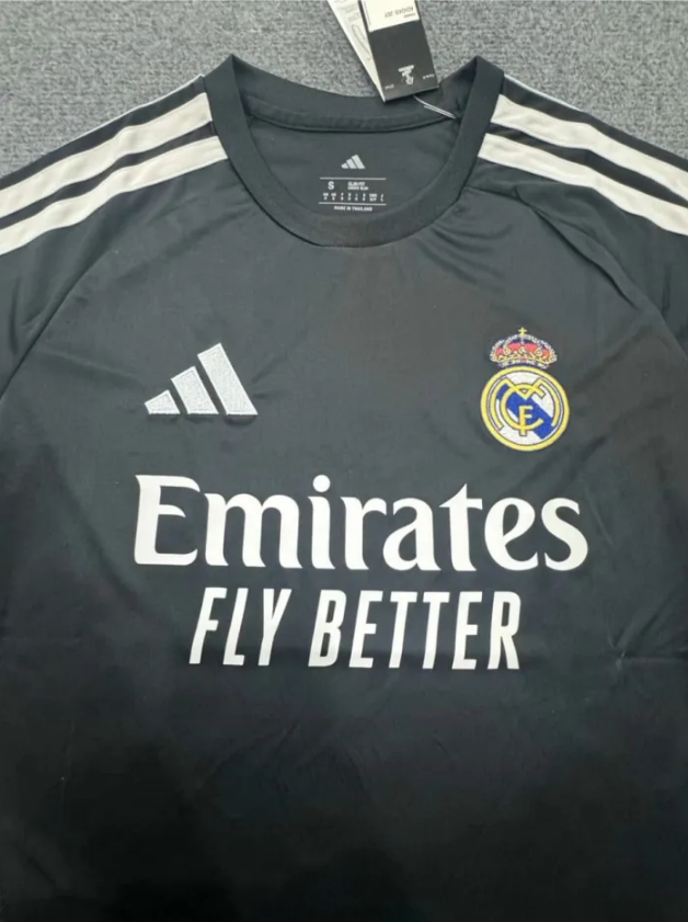 Real Madrid Goalkeeper Men Jersey 26/27