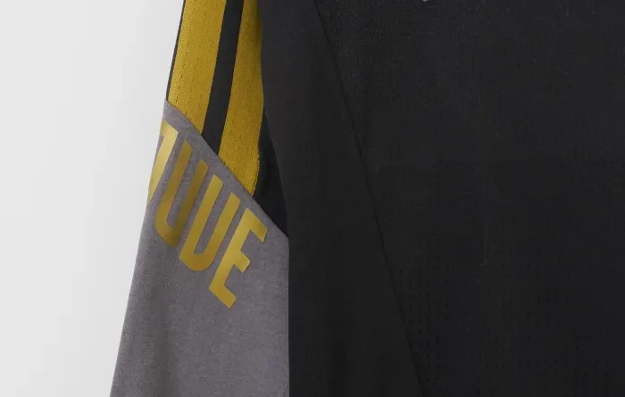 Juventus Player Version Quarter-Zip Training Top 2026