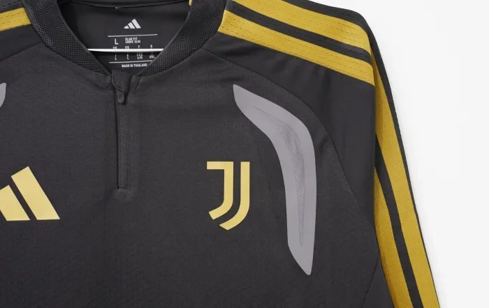Juventus Player Version Quarter-Zip Training Top 2026