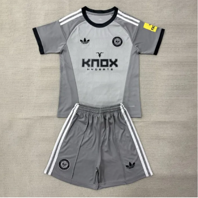 Newcastle United Grey Goalkeeper Kids Suit 26/27