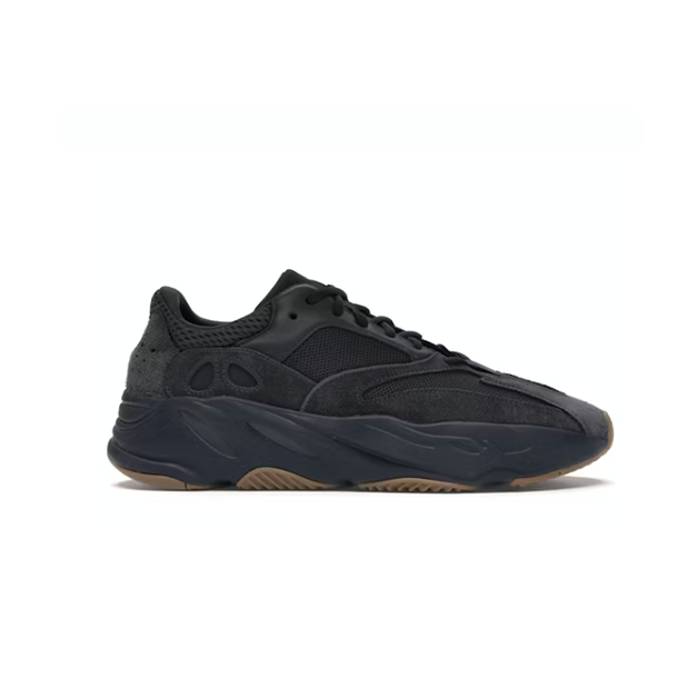 Boost 700 “Utility Black” Low-top chunky sneakers, black (unisex, sizes 36–49)