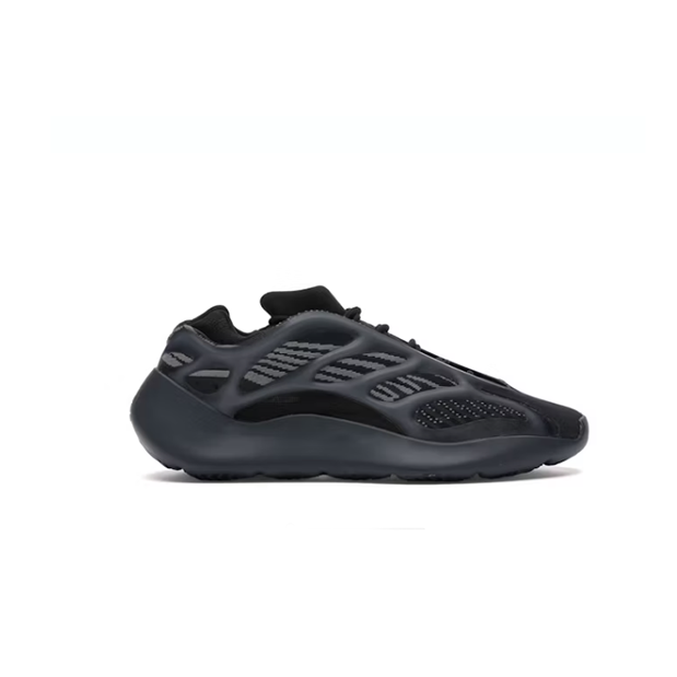Boost 700 V3 “Alvah” Low-top chunky sneakers, black (unisex, sizes 36–49)