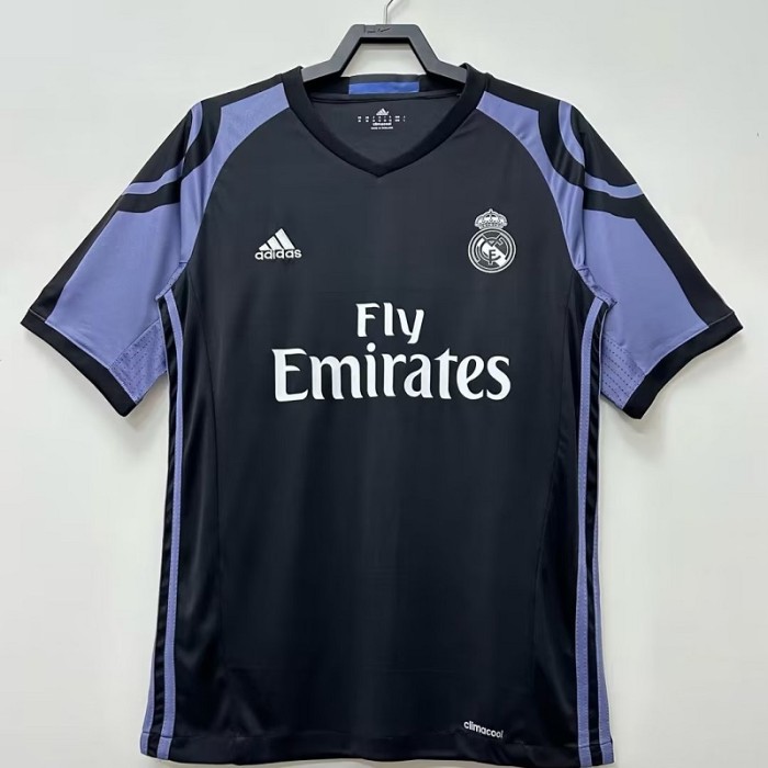 Retro 16/17 Real Madrid third