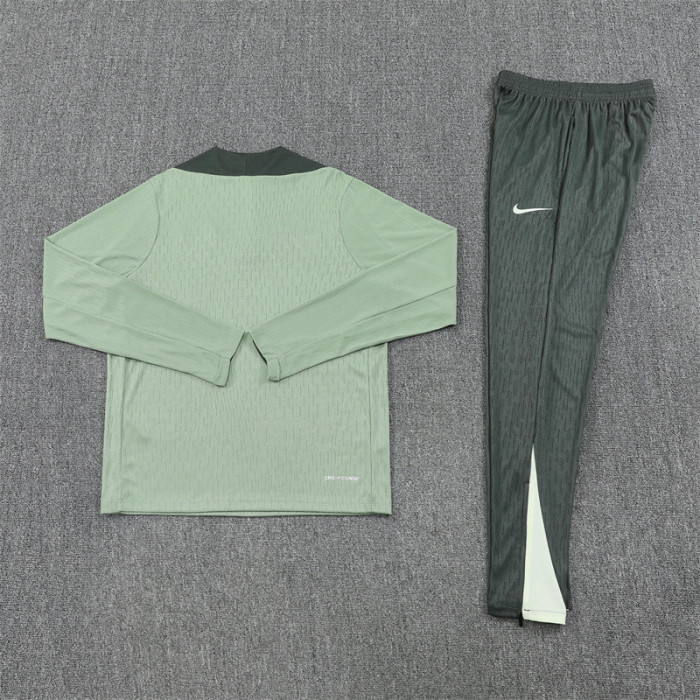 25/26 Chelsea kids training suit light green