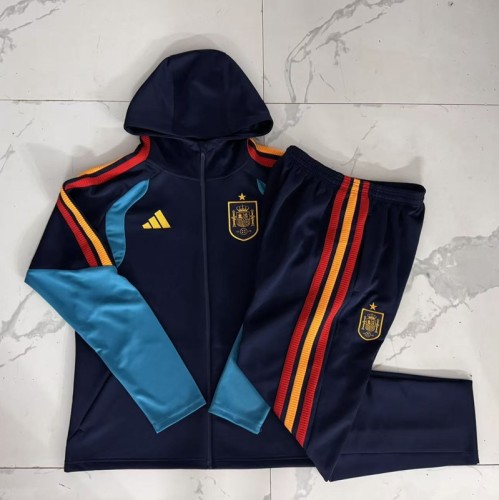 26/27 Spain kids jacket wear a hat