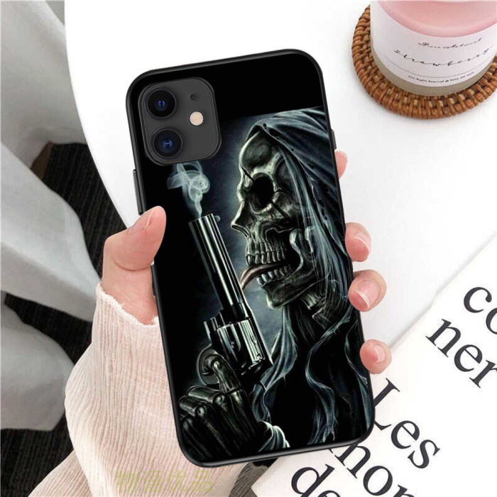 For iPhone 16 Pro Max 15 14 13 12 11 7 8 XR XS Phone Cover Trendy Halloween Skull