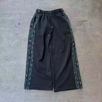 Minimally loose and personalized casual pants