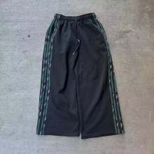 Minimally loose and personalized casual pants