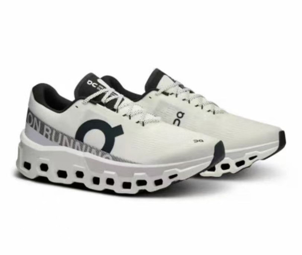 Breathable soft soled casual running shoes