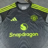 25-26 Man Utd Black Goalkeeper Fans Soccer Jersey