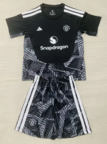 26-27 Man Utd Black Goalkeeper Kids Soccer Jersey