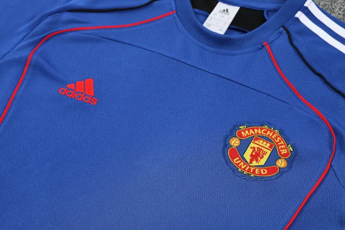 25-26 Manchester United High Quality Training Short Suit