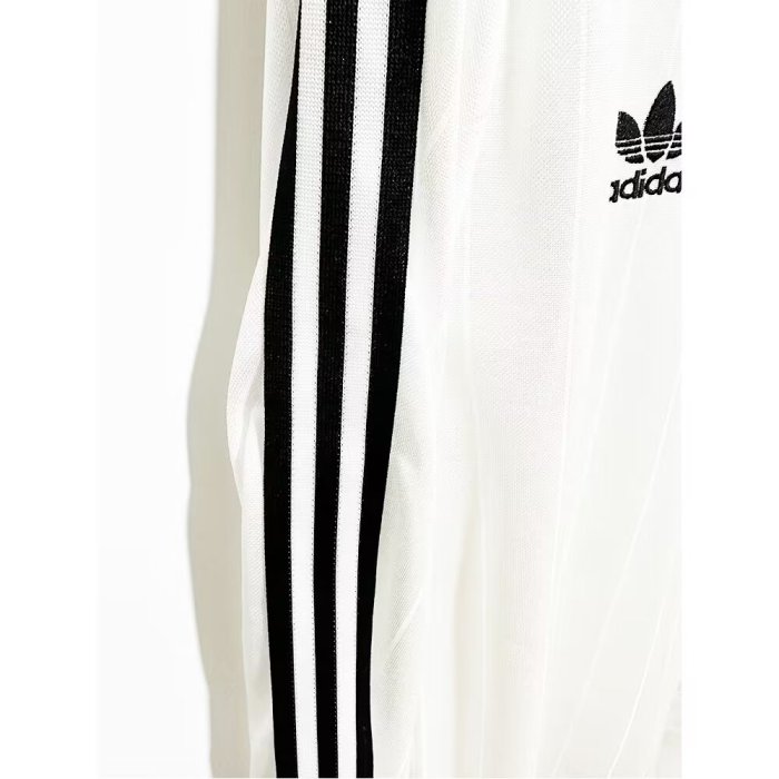 1983 Manchester United Away Long Sleeve Retro Soccer Jersey