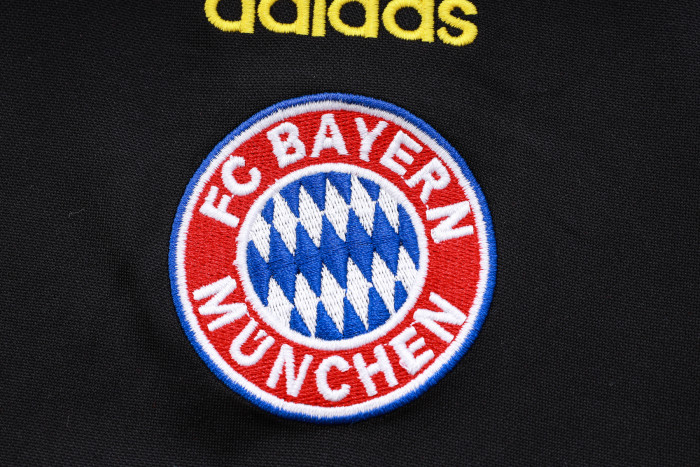23-24 Bayern High Quality Half Pull Tracksuit