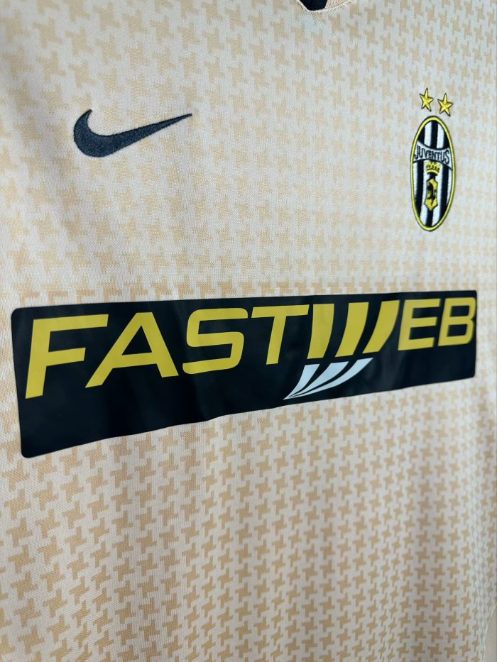 2003-2004 Juventus Away Retro Soccer Jersey