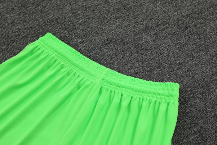 23-24 Manchester United High Quality Training Short Suit