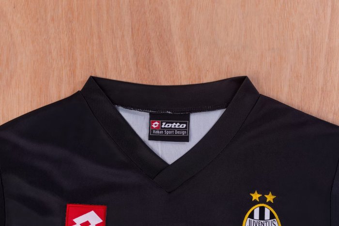 2001-2002 Juventus Away Retro Soccer Jersey
