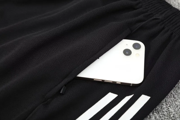 25-26 Manchester United High Quality Training Short Suit