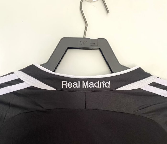 2006-2007 Real Madrid Home Long Sleeve Retro Soccer Jersey